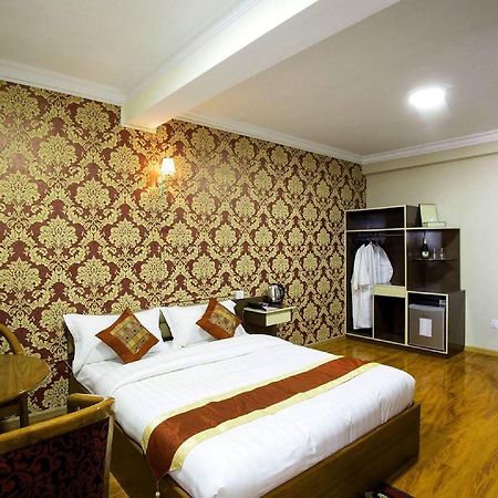 Thiha Bala Hotel Pyin Oo Lwin Exteriör bild