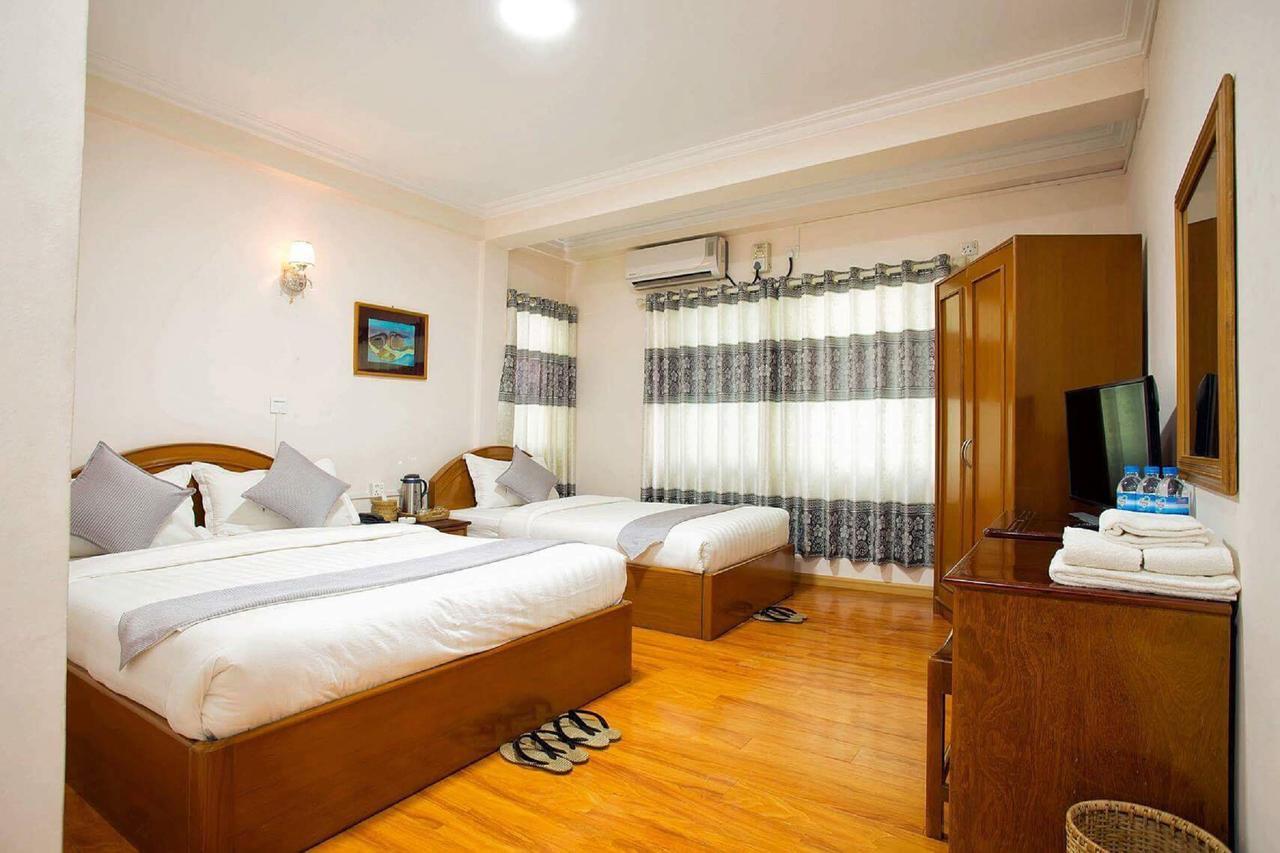 Thiha Bala Hotel Pyin Oo Lwin Exteriör bild